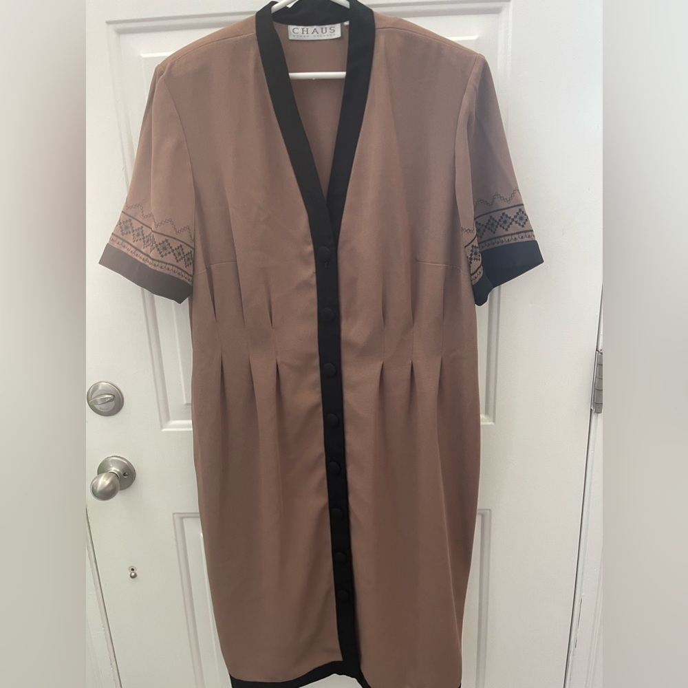Chaus Vintage Womens Sheath Button Short Sleeve Embroidered Brown Black Size 2X